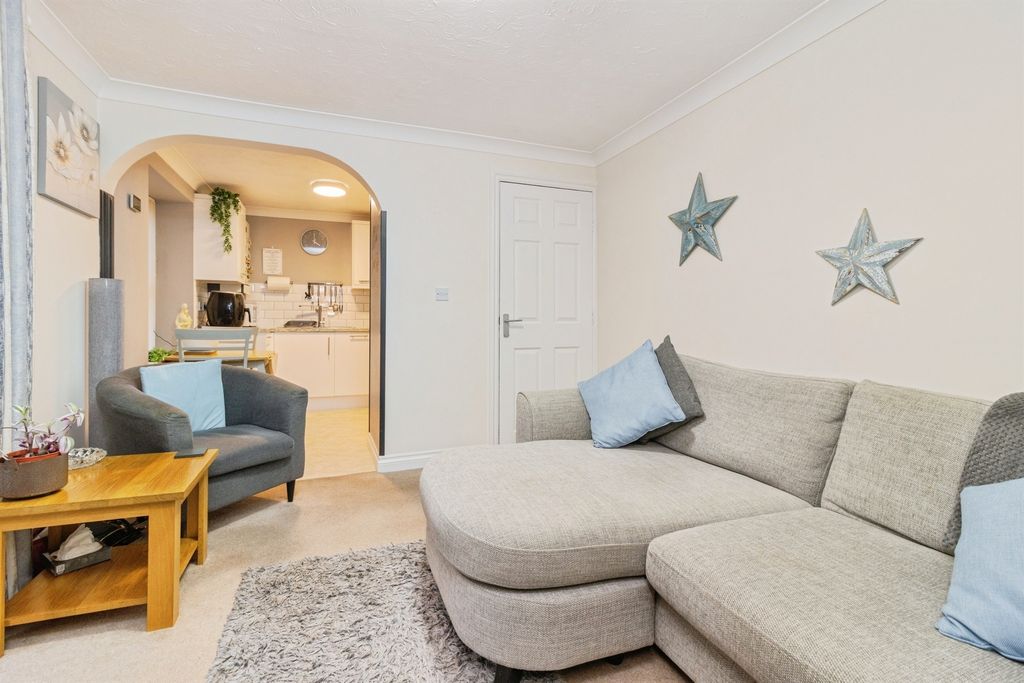 Property photo 2 of 23