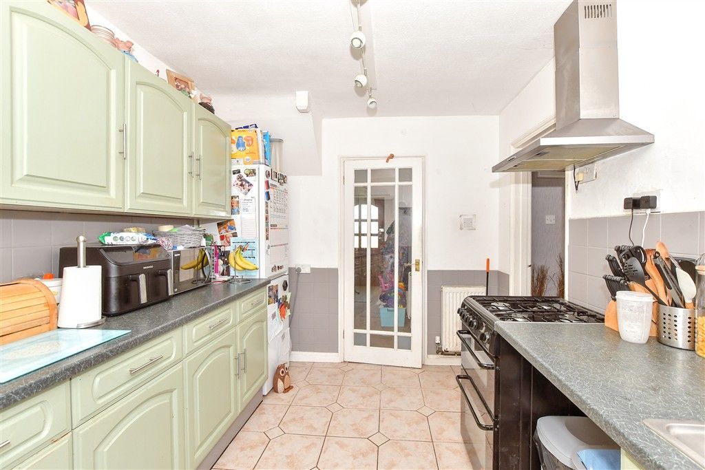 Property photo 1 of 9 Kitchen