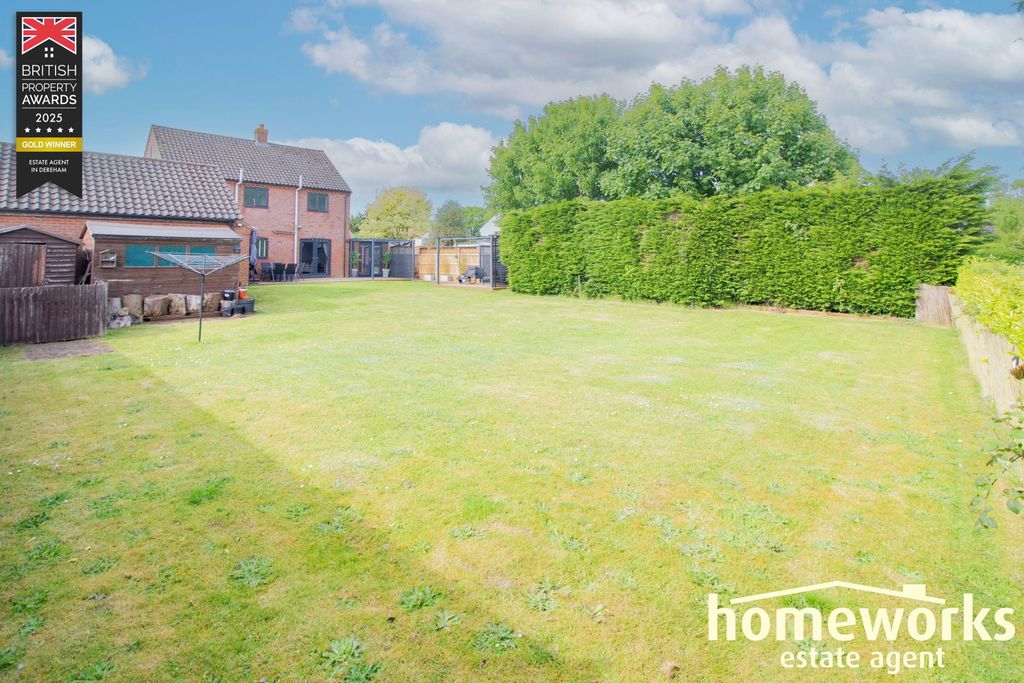Property photo 2 of 26