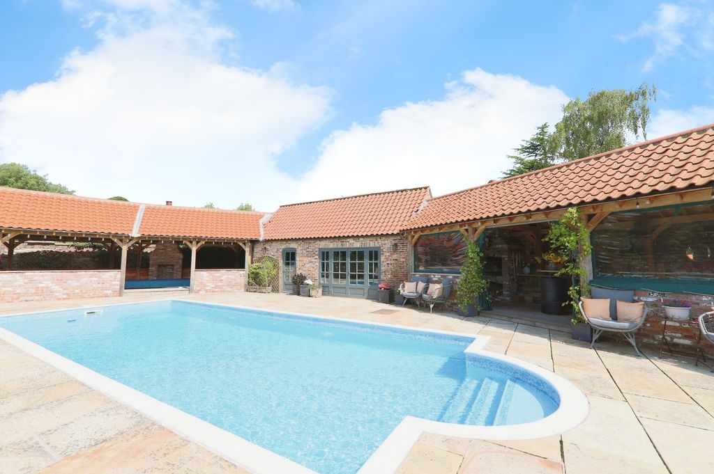 Property photo 3 of 34 32831110