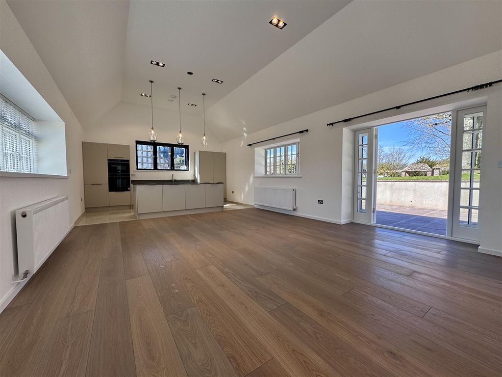 Property photo 2 of 35 Reception Room