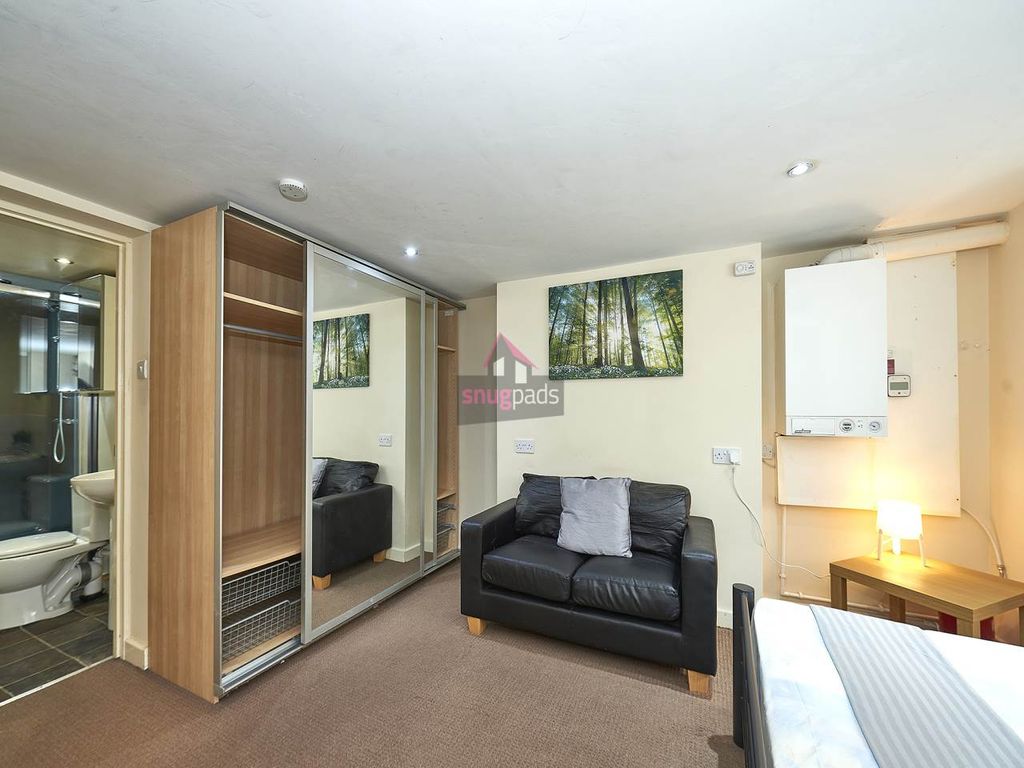 Property photo 3 of 5 3