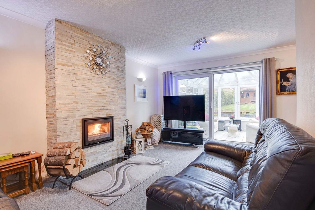 Property photo 2 of 26