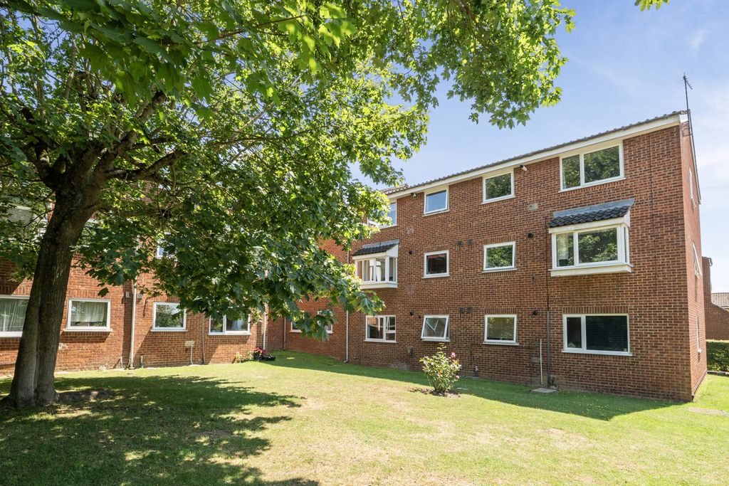 Property photo 1 of 17 1482254-14-6A3531...