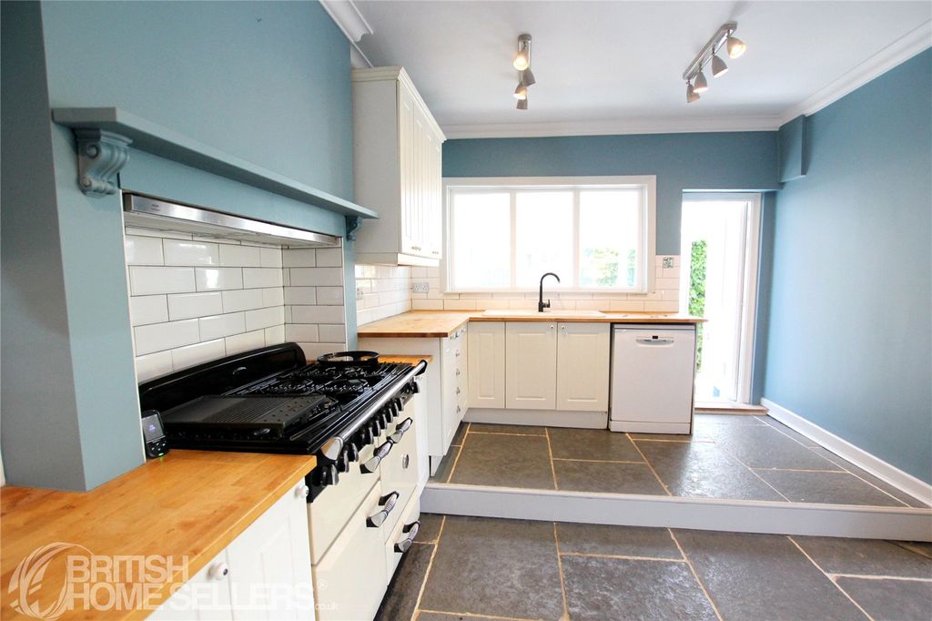 Property photo 2 of 23 Picture No. 08