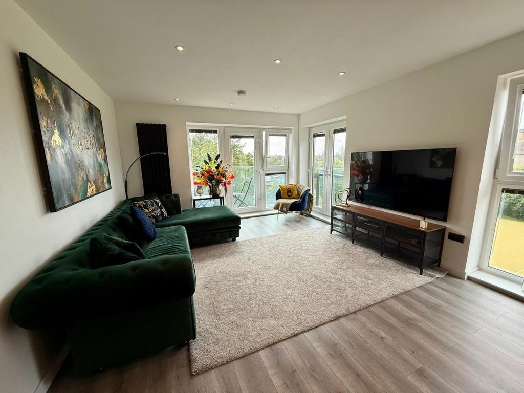 Property photo 2 of 9