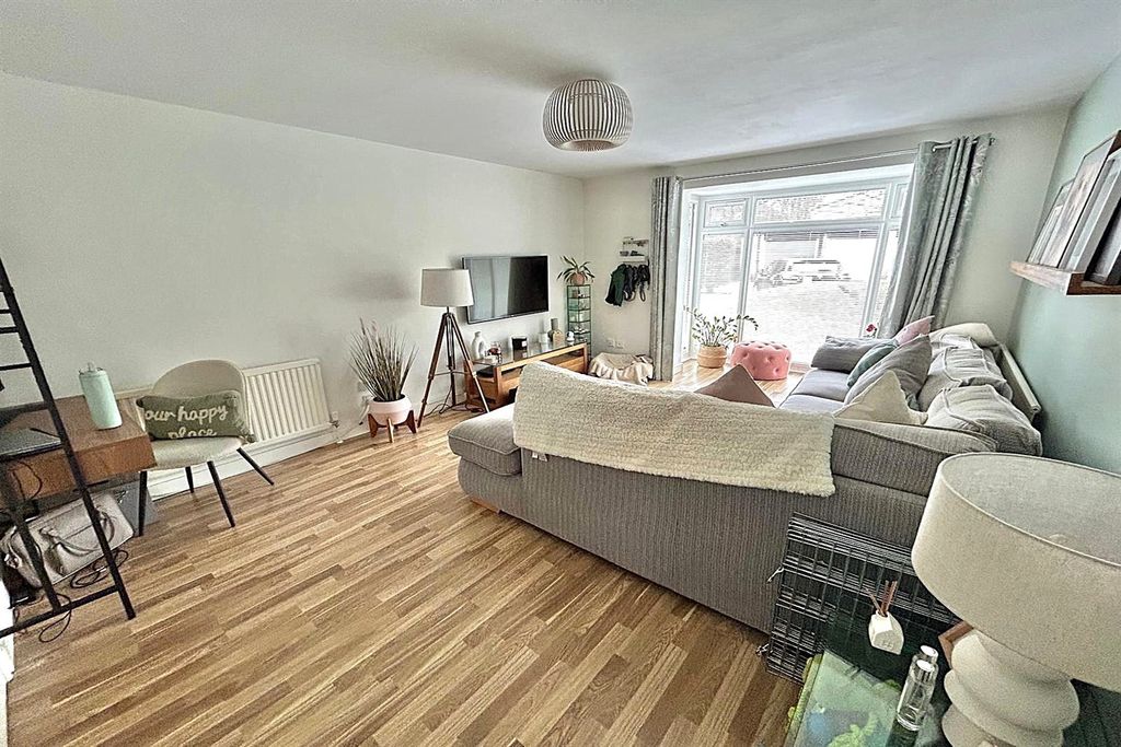 Property photo 3 of 12 Living Room