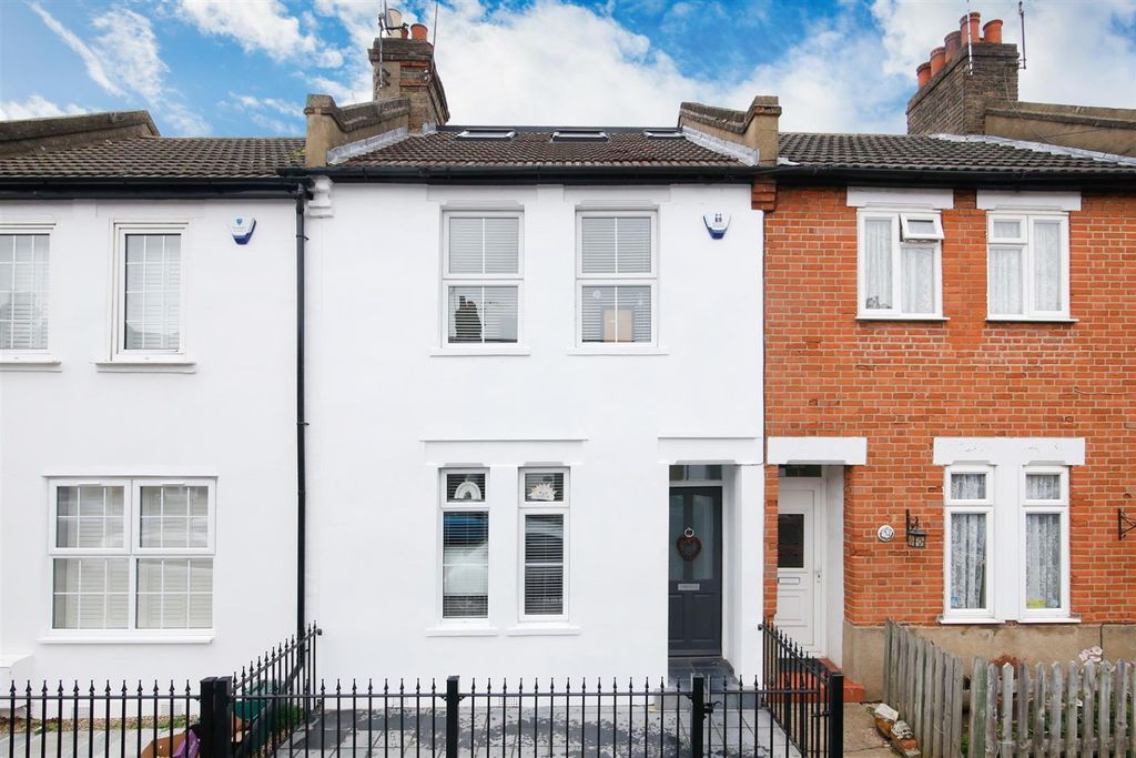 Property photo 1 of 10 4188160