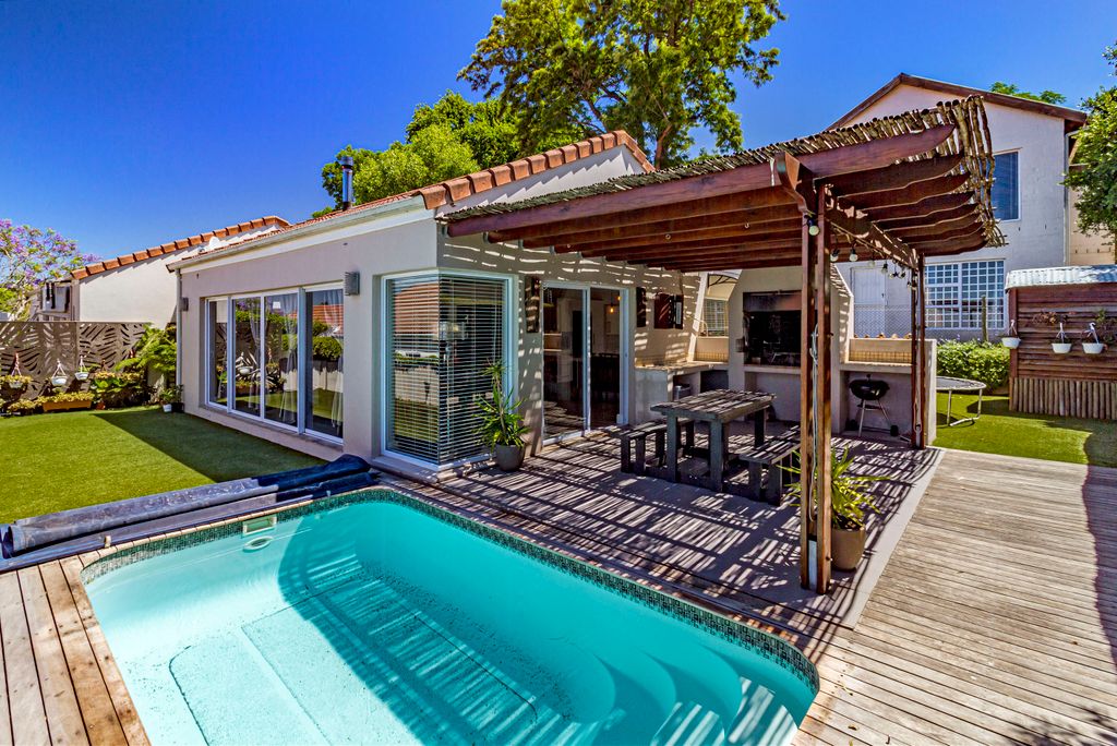 Property photo 2 of 57