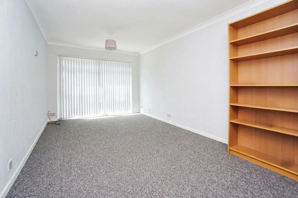 Property photo 3 of 9 Living Room