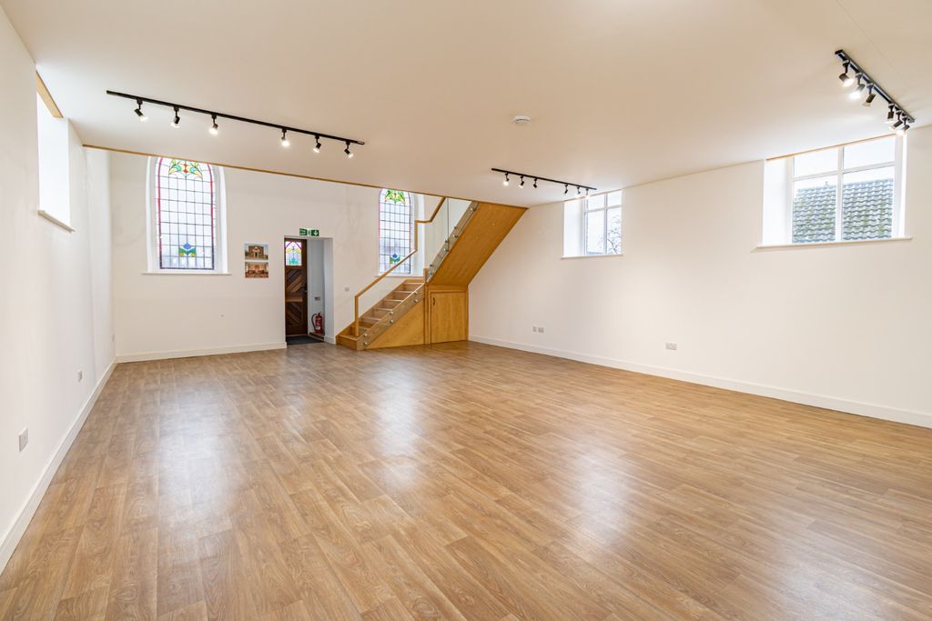 Property photo 2 of 18 4843321