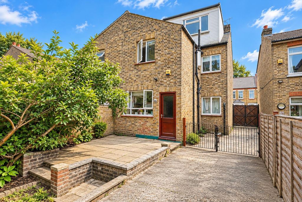 Property photo 2 of 12