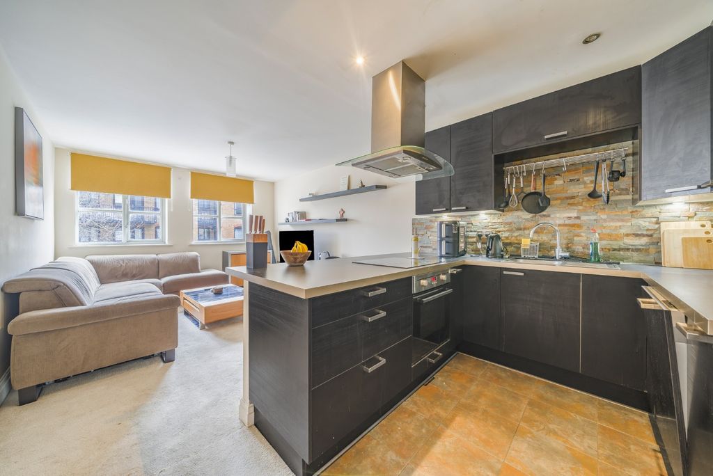 Property photo 2 of 12 3992271