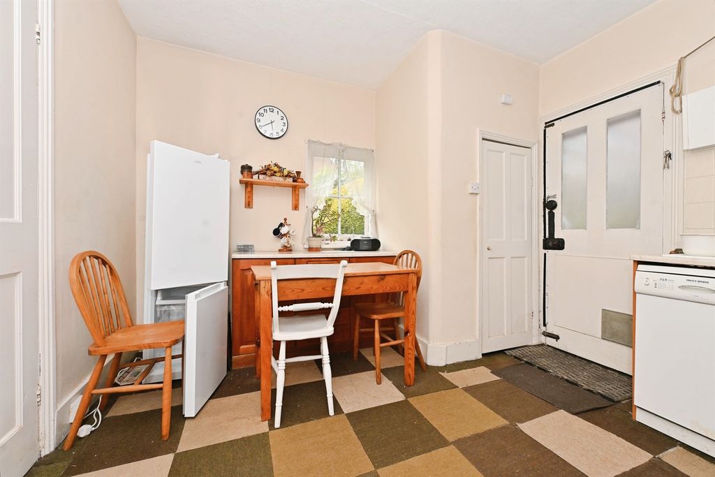 Property photo 3 of 16