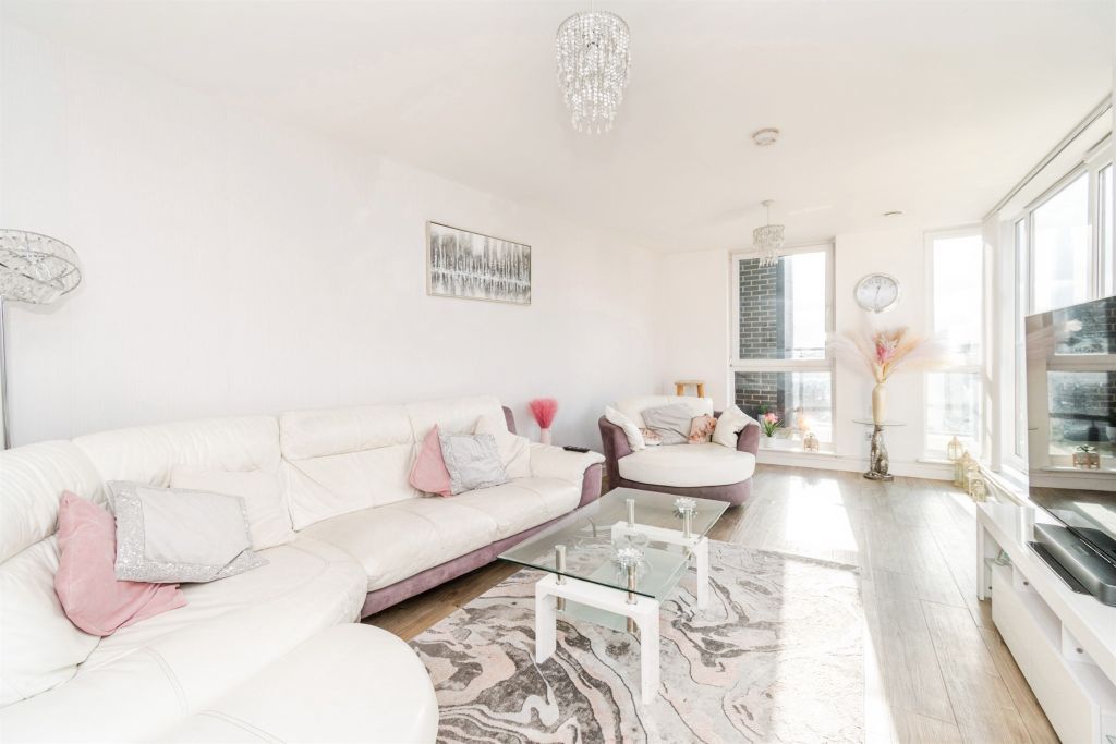 Property photo 2 of 21