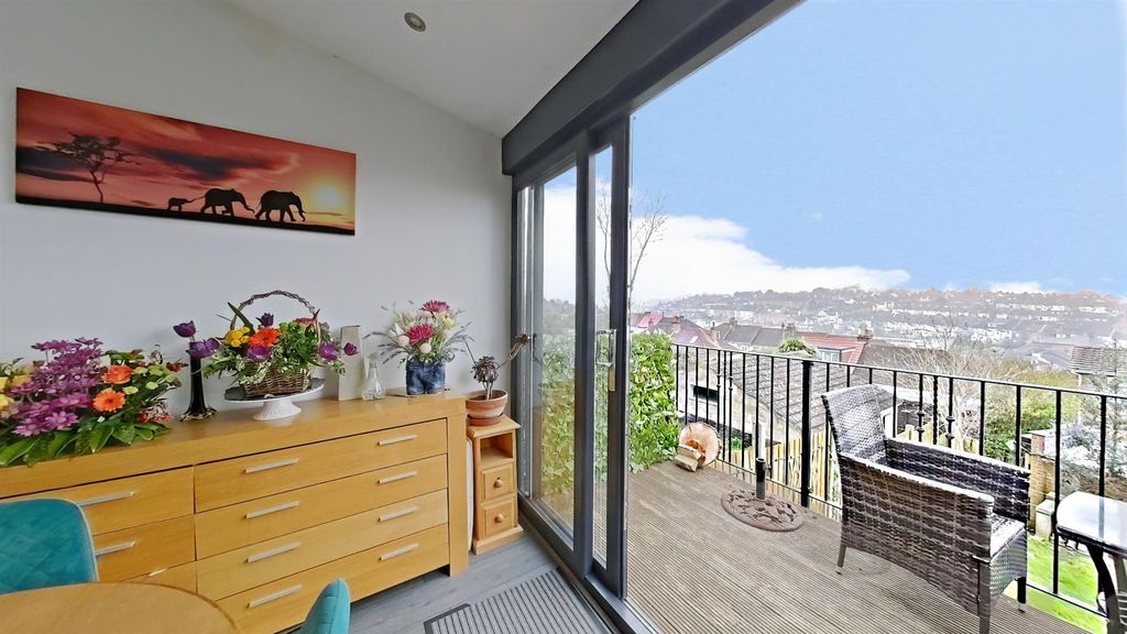 Property photo 3 of 30 Dining_Pe.Jpg