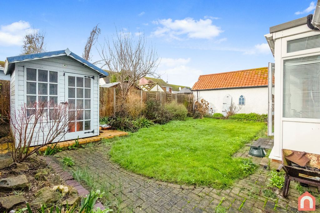 Property photo 2 of 27