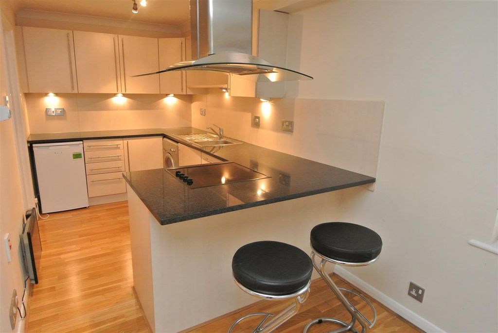 Property photo 3 of 9 Kitchen.Jpg
