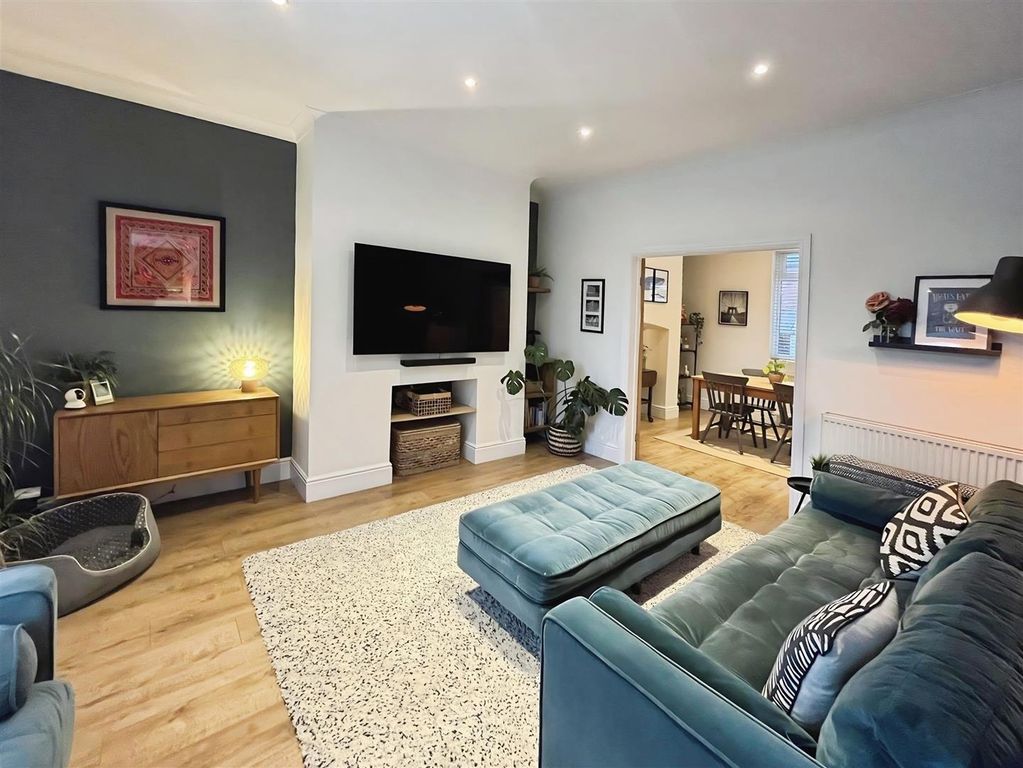 Property photo 3 of 18 d7Dcd9B5-She2Lkvie0W6DI-Wdt77Rw.Jpg