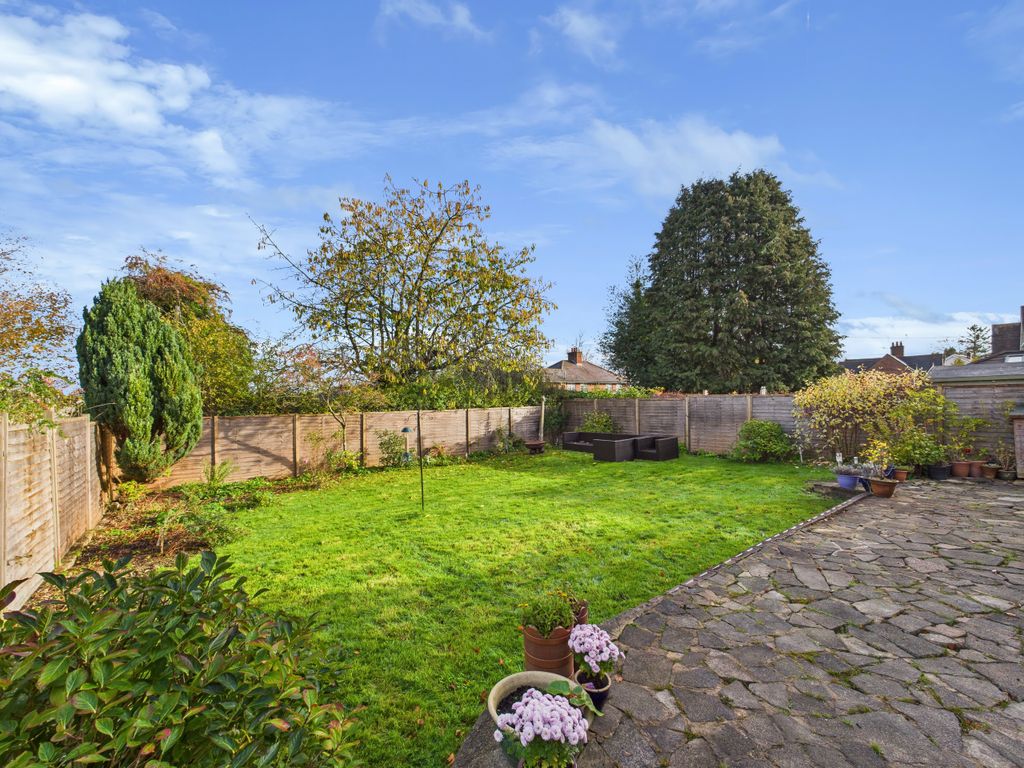 Property photo 3 of 19 Cam01354G0-Pr0612-Still012