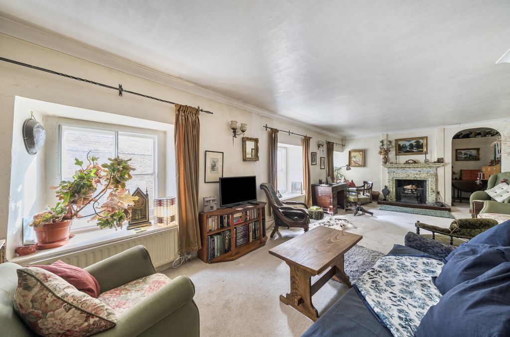 Property photo 2 of 15 1347897-12-68Bb13...