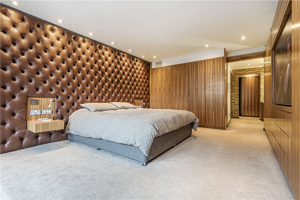 Property photo 3 of 21 Bedroom