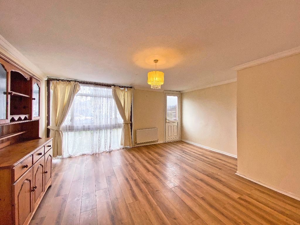 Property photo 2 of 9 2