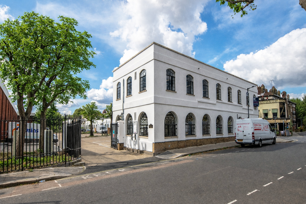 Property photo 1 of 5