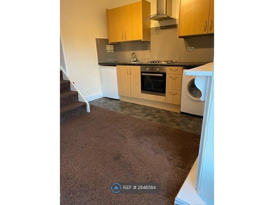 Property photo 2 of 3 Kitchen 2