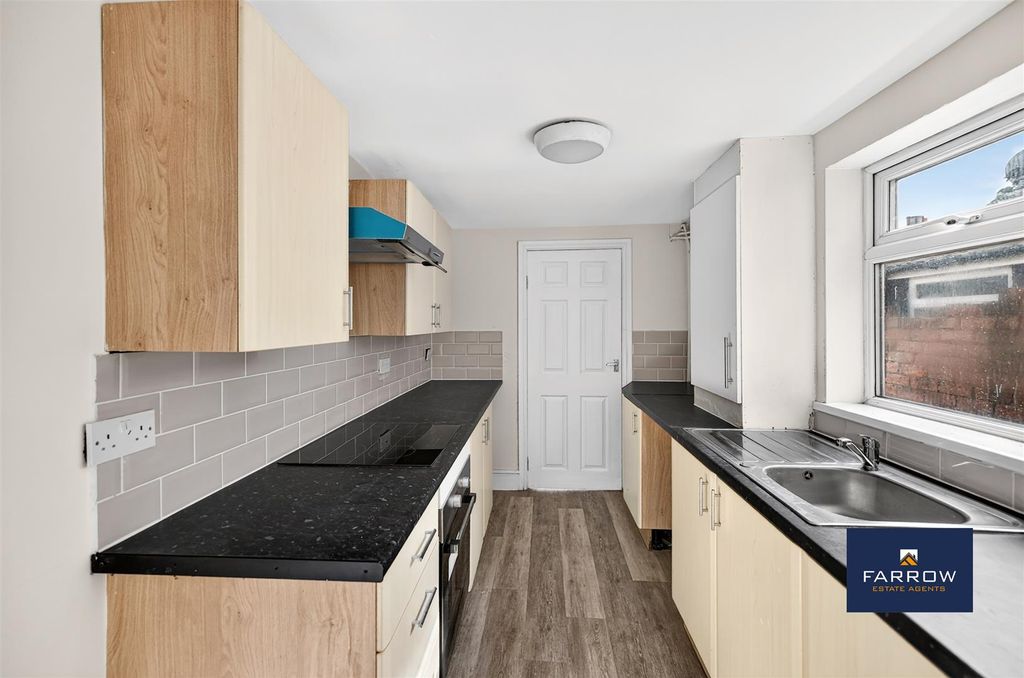Property photo 2 of 22 Kitchen