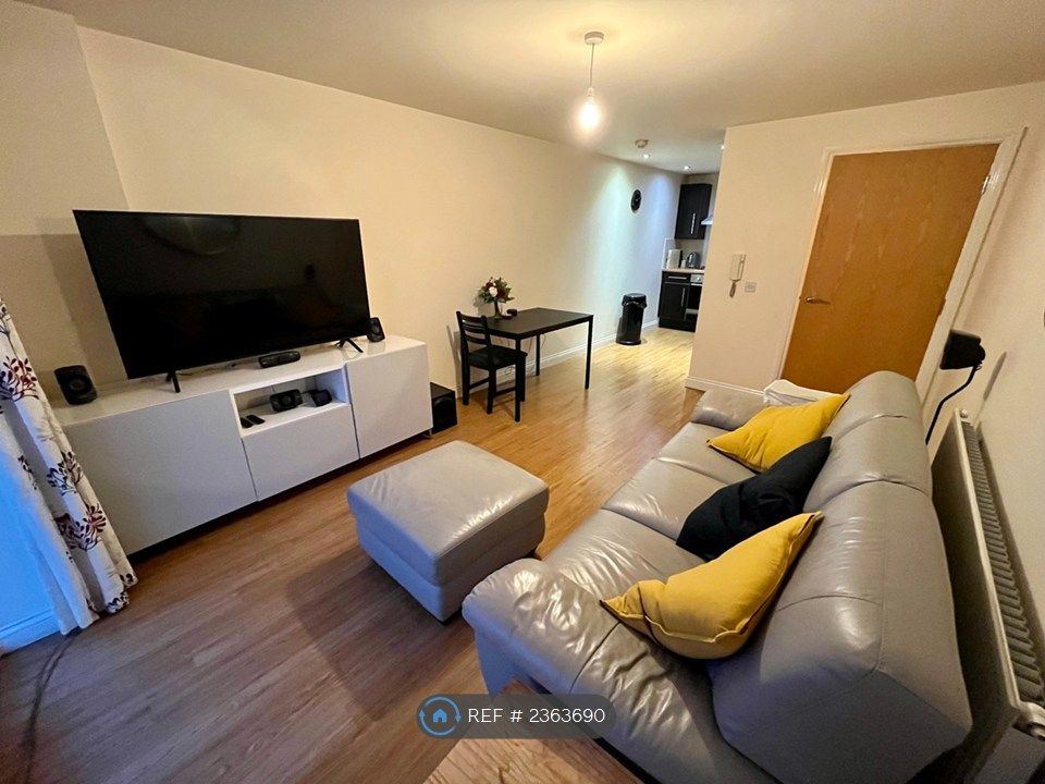 Property photo 1 of 9 Livingroom