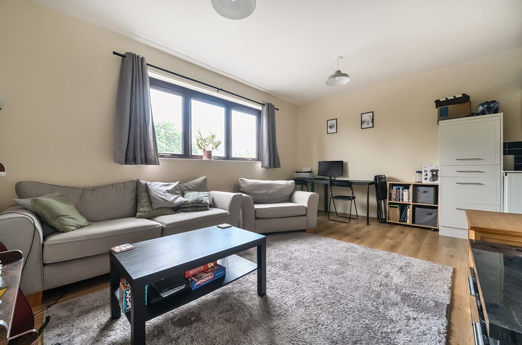 Property photo 2 of 8 1342263-9-68A5Ae0...