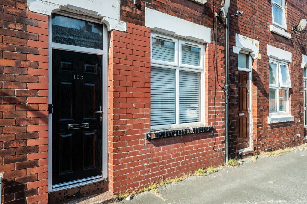 Property photo 1 of 28