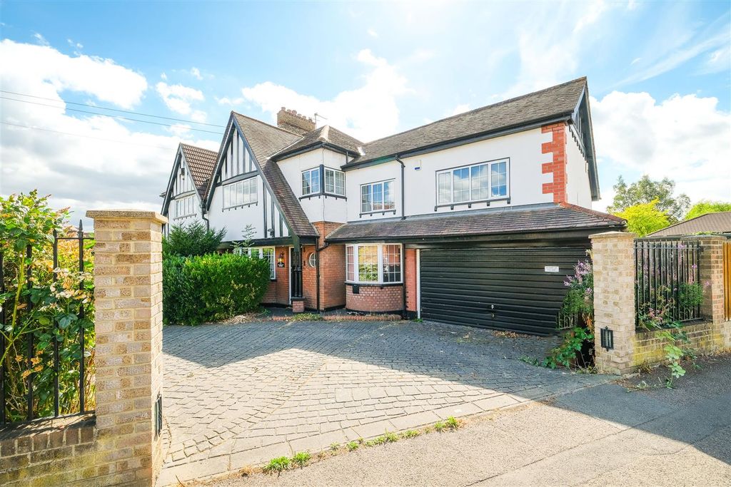 Property photo 1 of 24