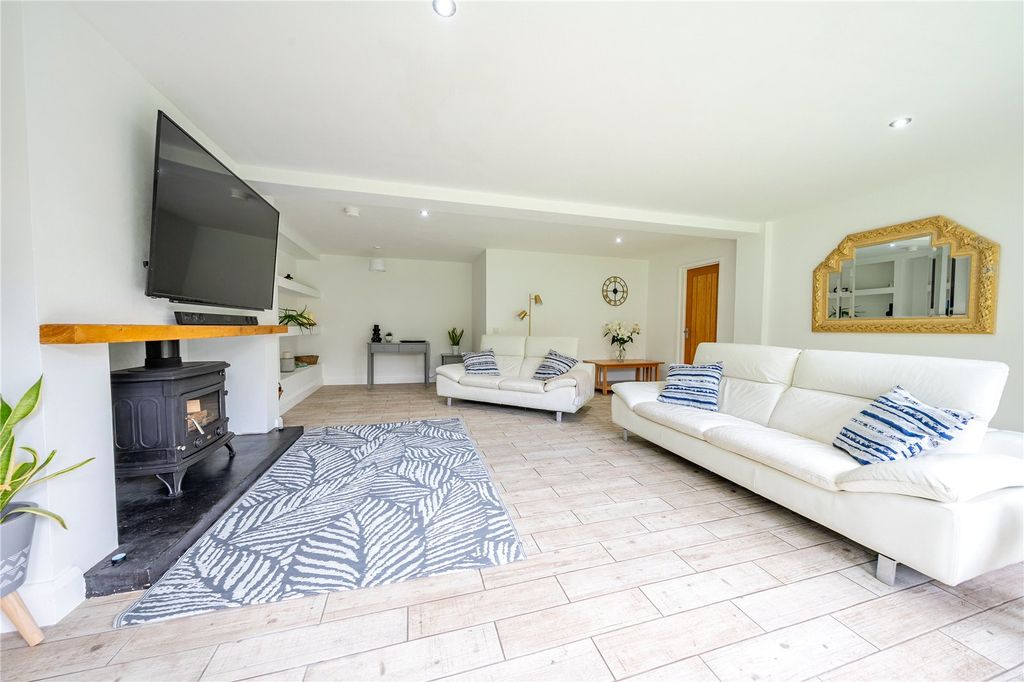 Property photo 1 of 30 Picture No. 09