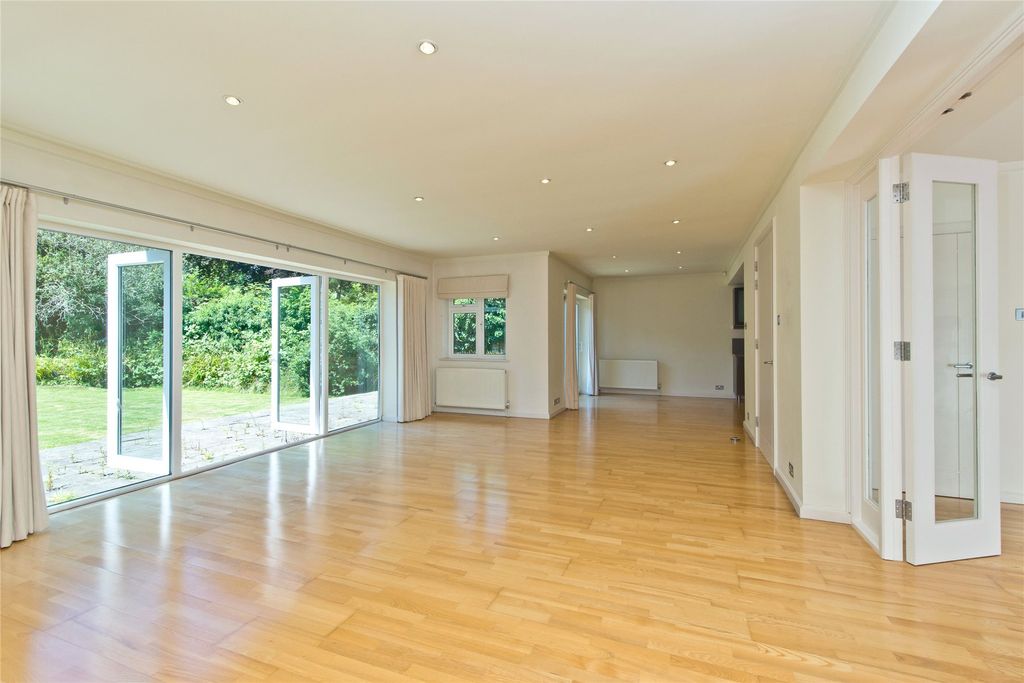 Property photo 2 of 11 Picture No. 05