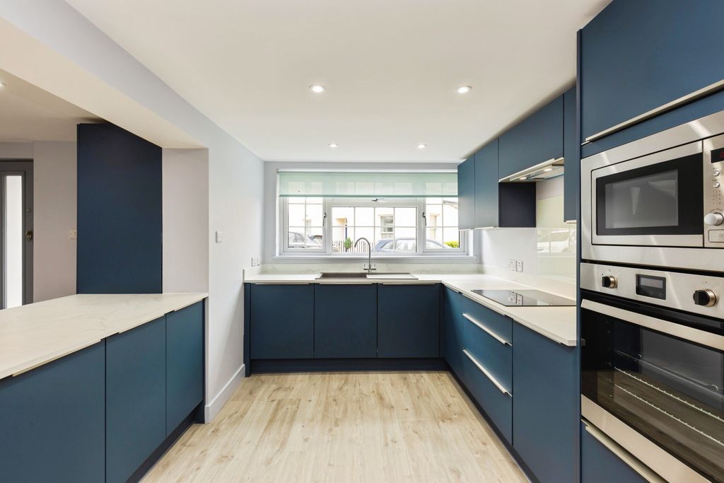 Property photo 2 of 23 Kitchen 