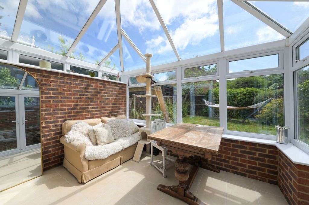 Property photo 2 of 9 Conservatory