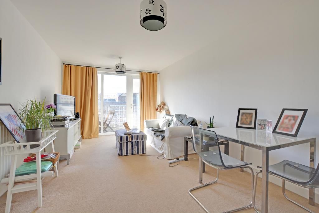 Property photo 1 of 6 Lounge