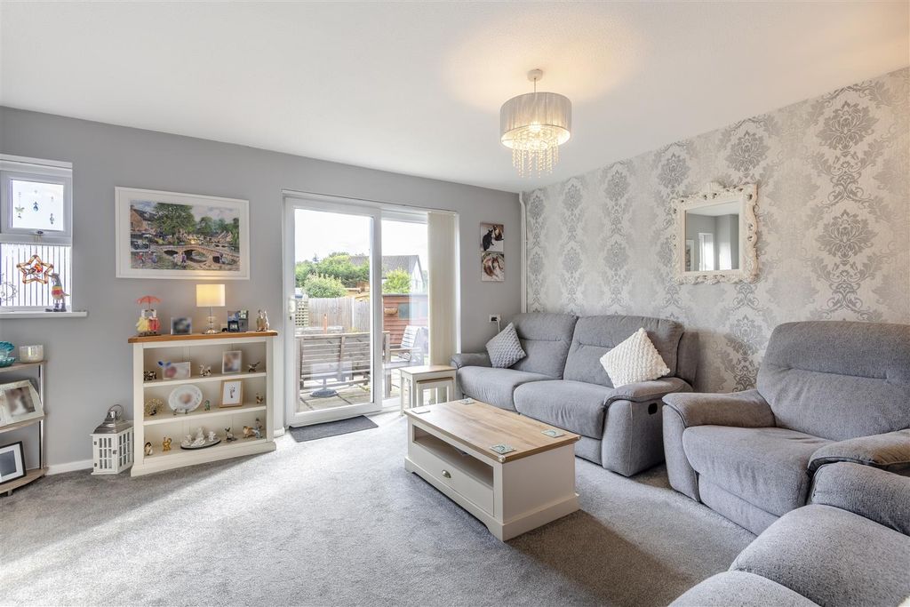 Property photo 2 of 18 8662394-Interior18.Jpg