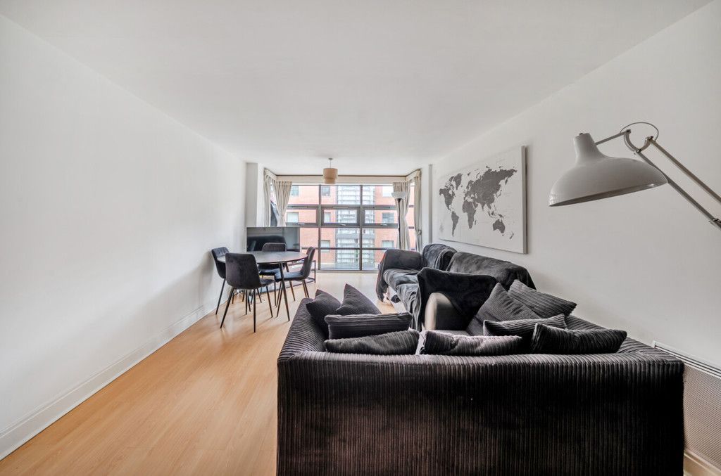 Property photo 3 of 15 1374786-2-690499c...