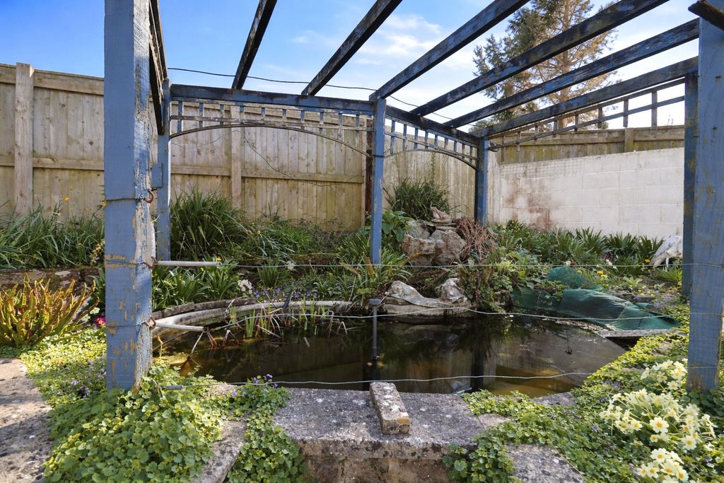 Property photo 2 of 22 2 - Picture No. 11