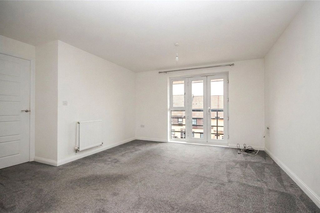 Property photo 3 of 8 Picture No. 22