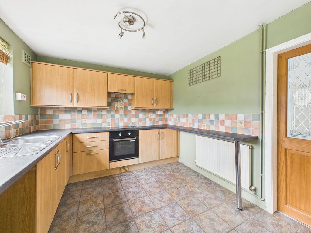 Property photo 2 of 17 Kitchen
