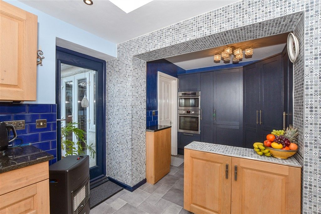 Property photo 3 of 13 Kitchen