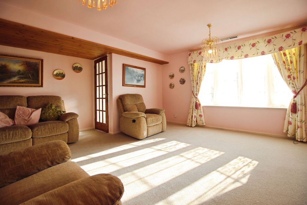 Property photo 2 of 19