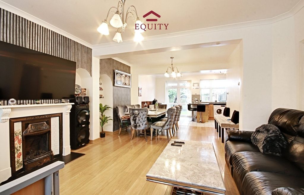 Property photo 3 of 23 Picture No. 14