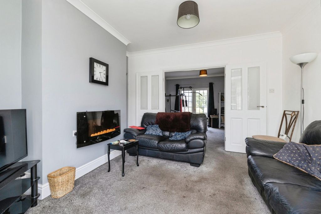 Property photo 3 of 19 Pbox-Img.Jpg