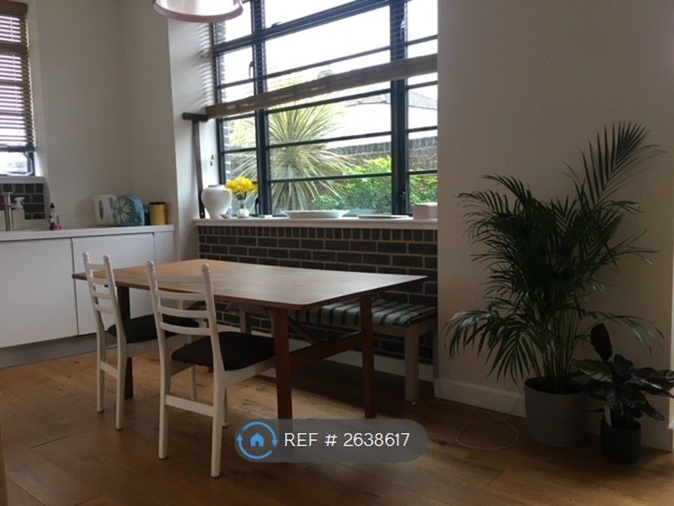 Property photo 3 of 12 Kitchen