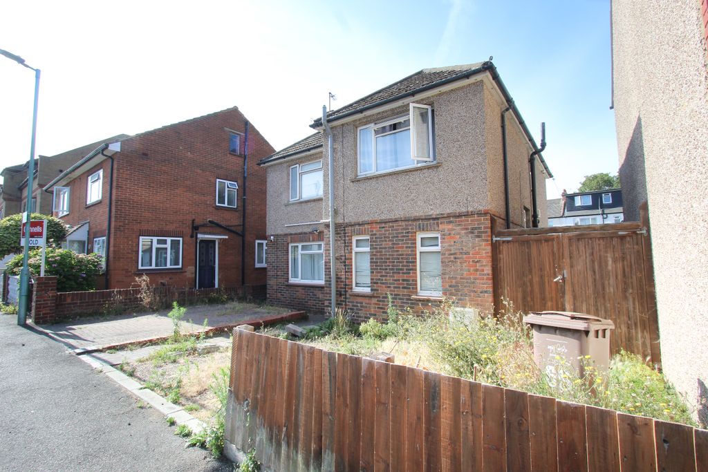Property photo 2 of 24